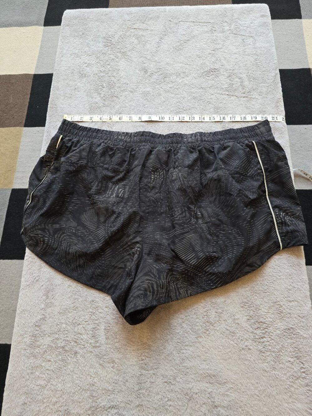 Fabletics Eco full speed run shorts xxl, 1X